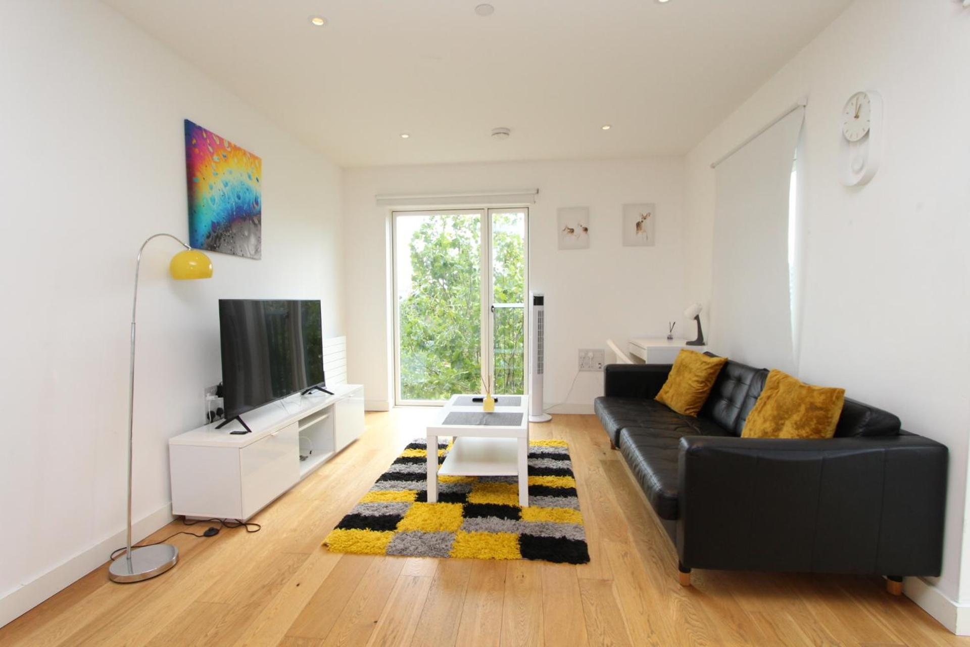 Spacious & Modern 1 Bedroom Close To Station In E16 London Exterior foto